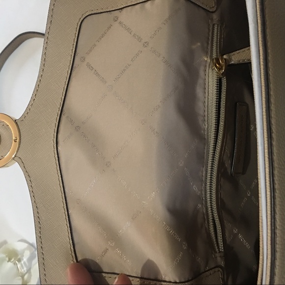 Michael Kors MD Shldr Flap Leather Purse - Picture 12 of 16